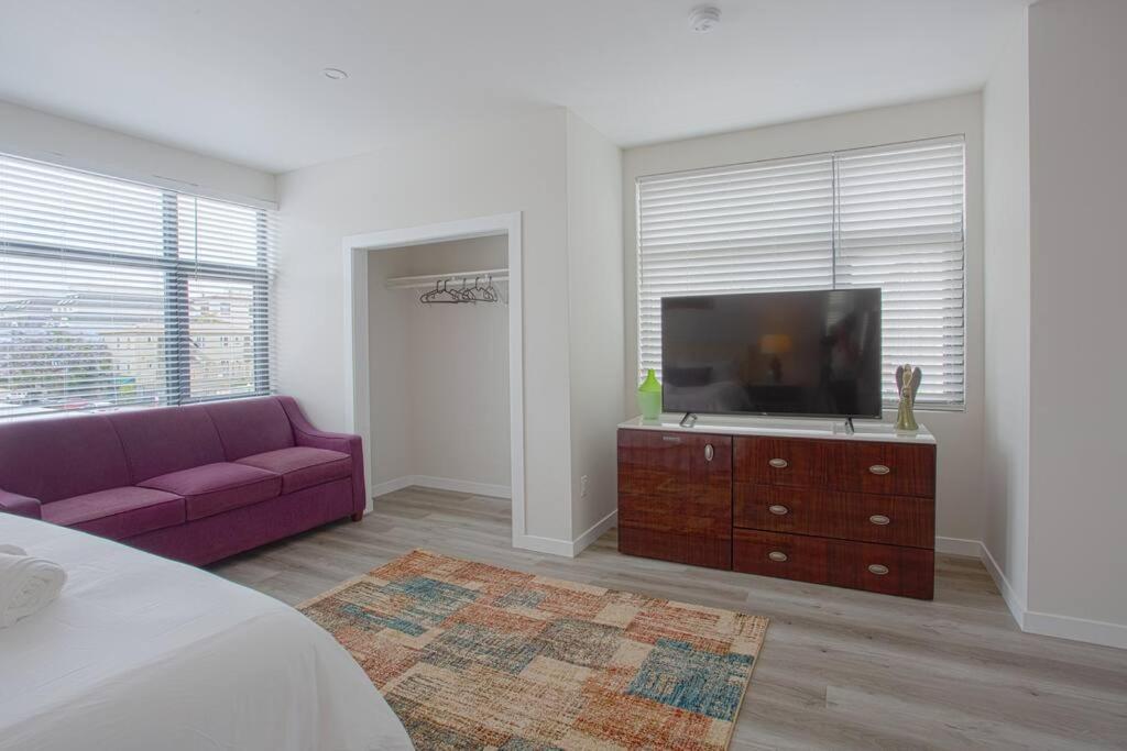 Comfy Studio With Cali King Size Mattress San Diego Zewnętrze zdjęcie